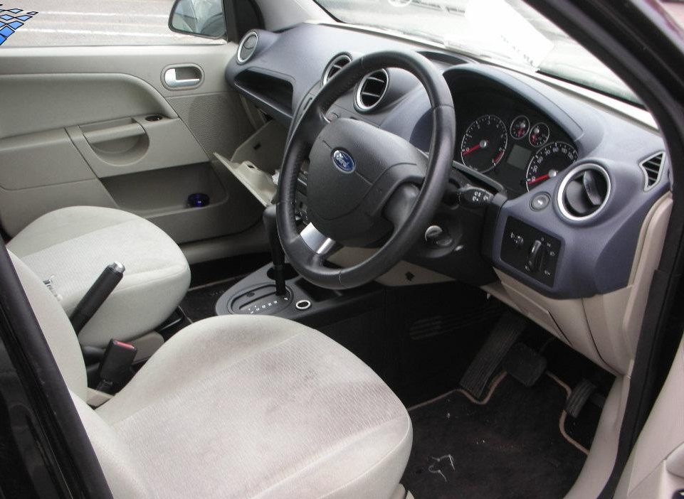  Ford Fiesta V (2005-2009) :  5